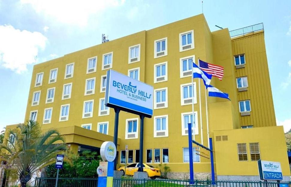 Beverly Hills: Hotel And Business Nuevo Cuscatlan Exterior foto
