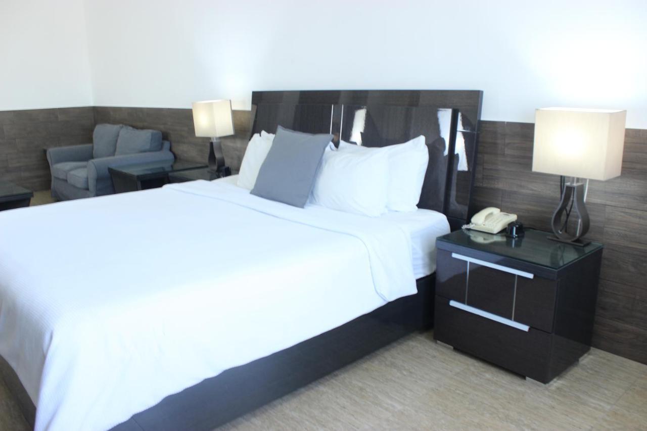 Beverly Hills: Hotel And Business Nuevo Cuscatlan Exterior foto