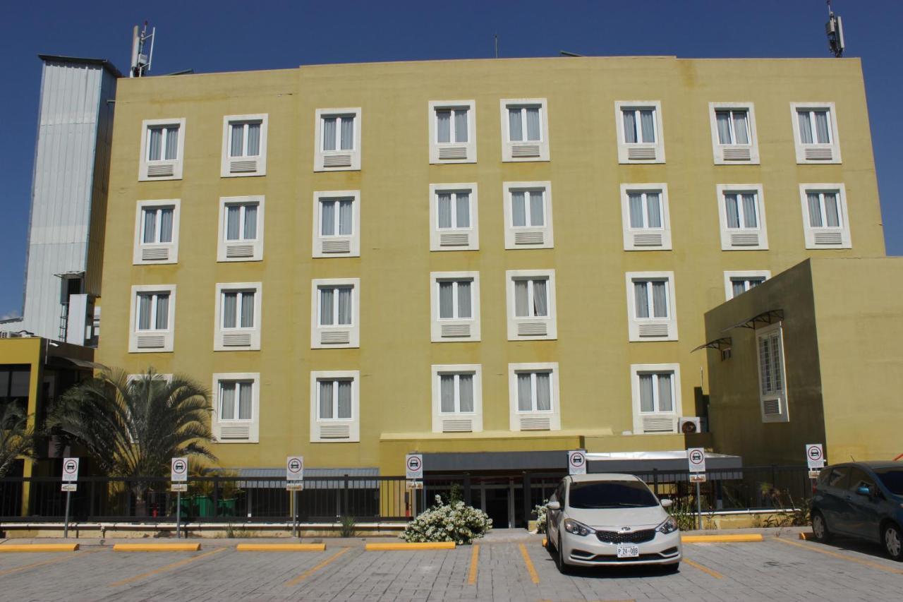 Beverly Hills: Hotel And Business Nuevo Cuscatlan Exterior foto
