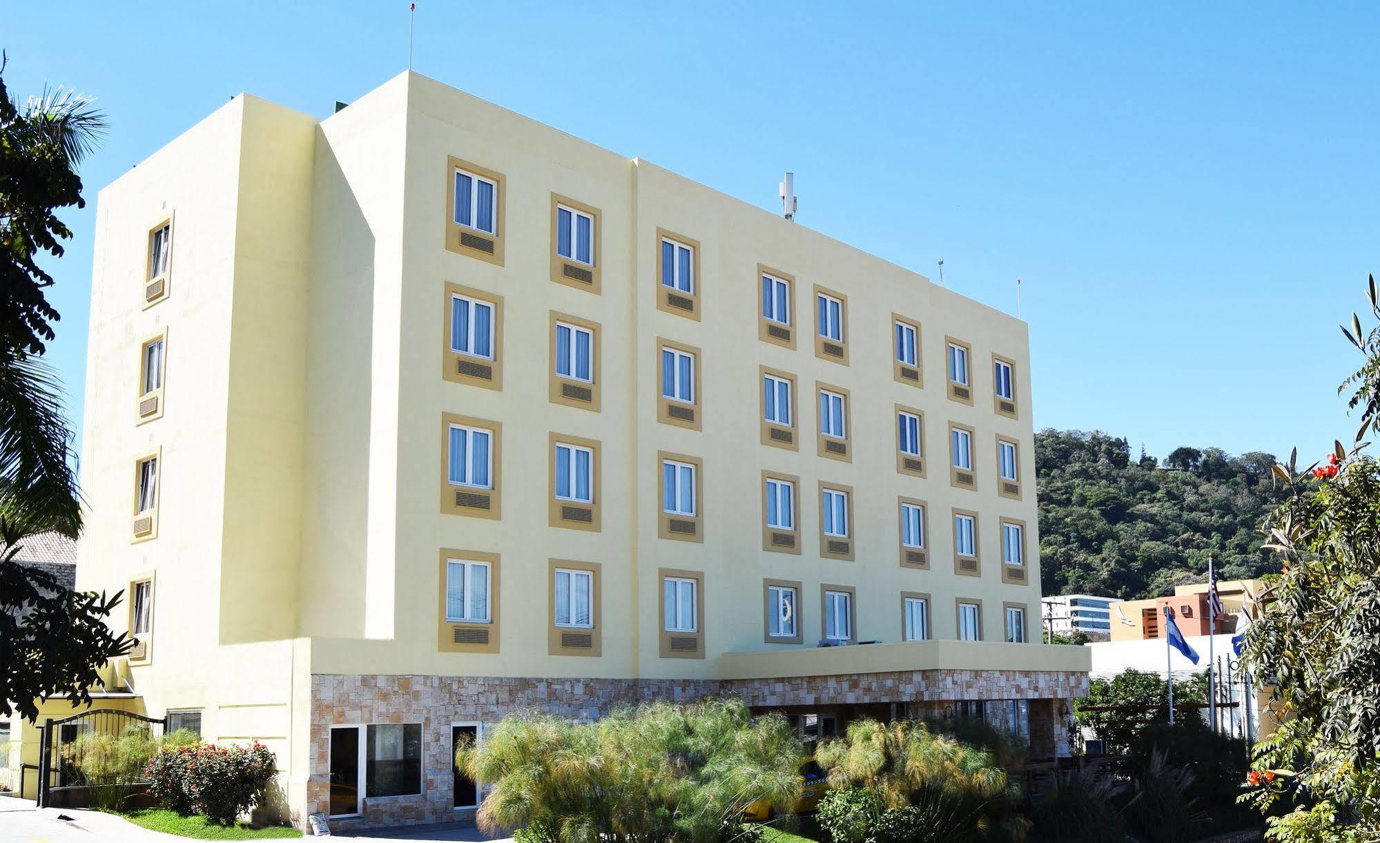 Beverly Hills: Hotel And Business Nuevo Cuscatlan Exterior foto